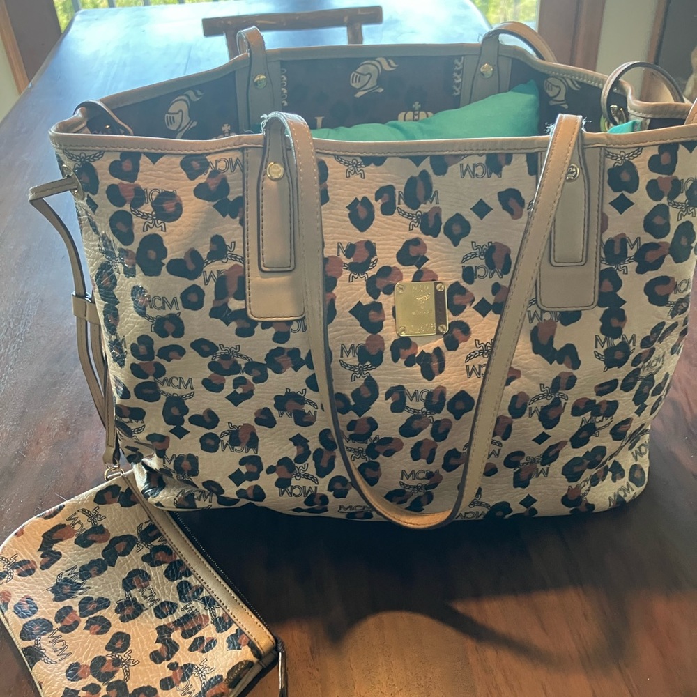 MCM Leopard-Print Tote LOVELESS.GUILD PRIME EXCLUSIVE! - Picture 12 of 12